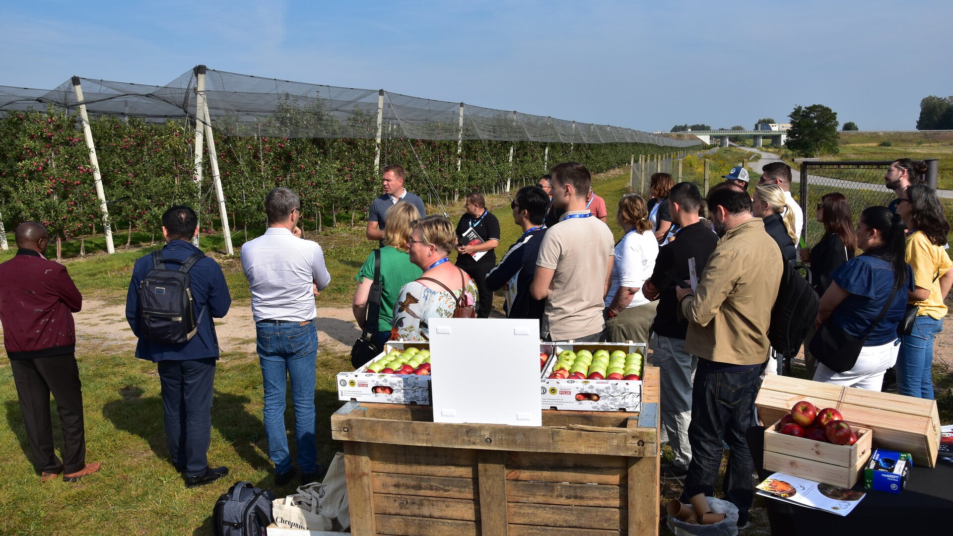 GLOBALG.A.P. SUMMIT 2024 participants visit an apple farm in the Masovia region, Poland, to gather perspectives on primary production of fruit and vegetables.